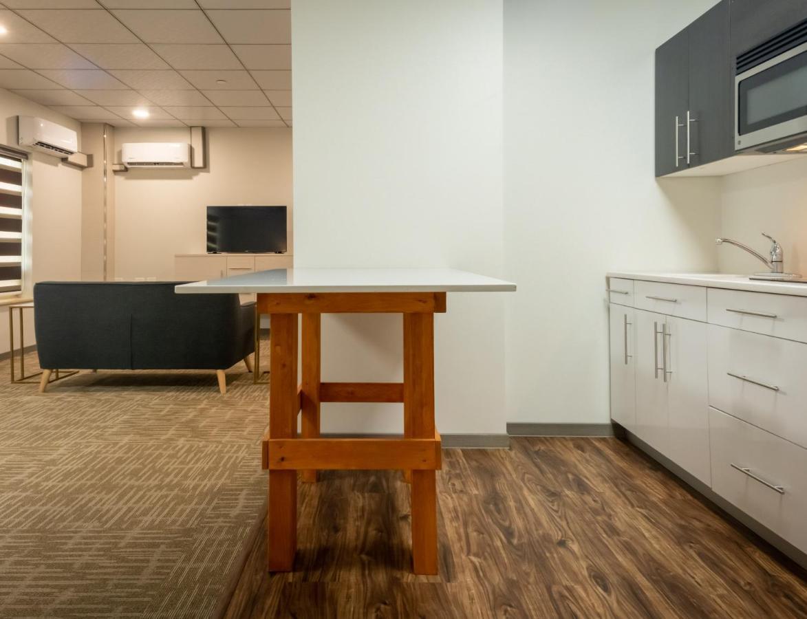Quality Inn Sunshine Suites Terrace Zewnętrze zdjęcie