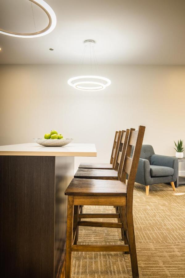 Quality Inn Sunshine Suites Terrace Zewnętrze zdjęcie