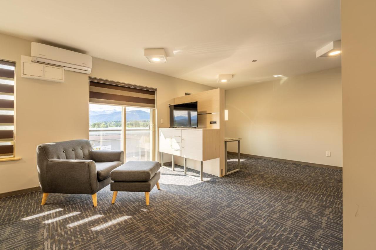 Quality Inn Sunshine Suites Terrace Zewnętrze zdjęcie