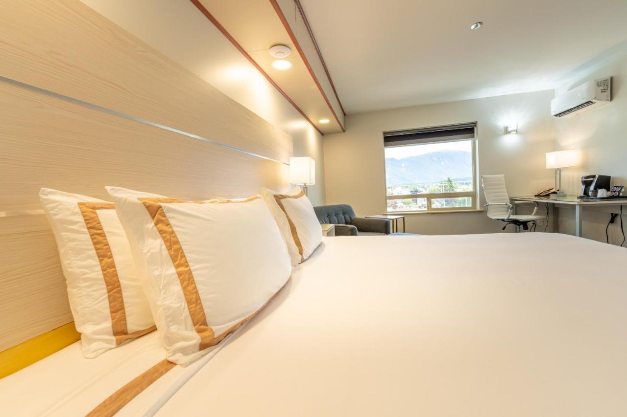 Quality Inn Sunshine Suites Terrace Zewnętrze zdjęcie